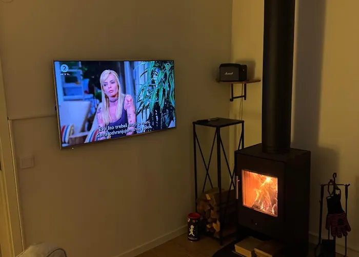 Mysig Stuga I Naevesta